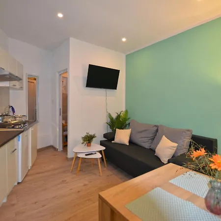 Old Town Indigo Apartment